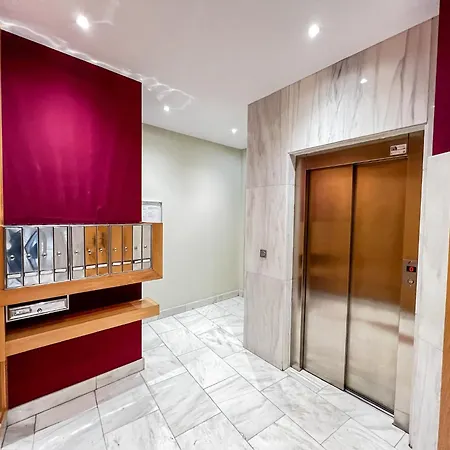 Centro By Silastur 希洪